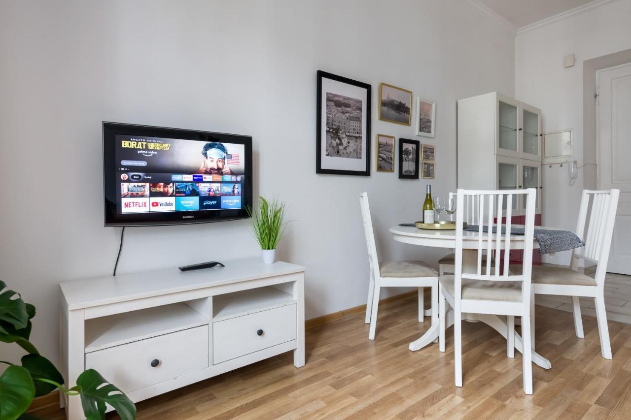 Discover Krakow Apartments - 3 Rakowicka St - Classic Apartments Near Main Station - Netflix Exterior foto