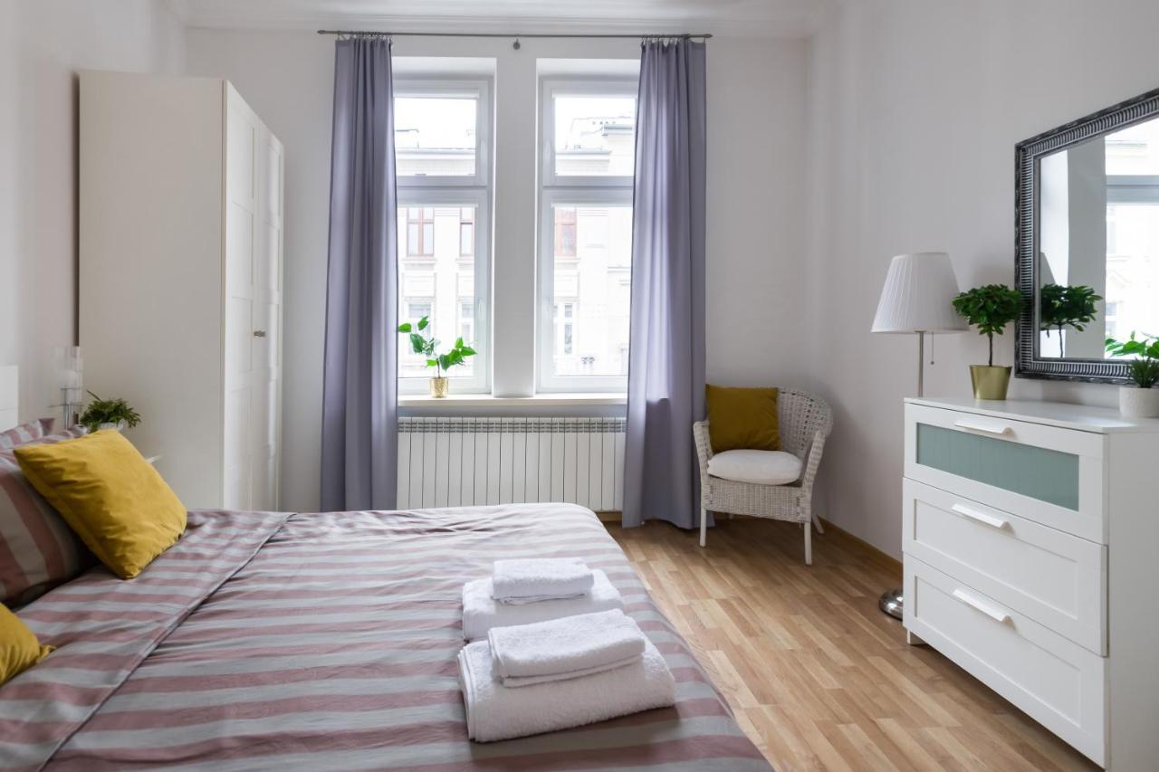 Discover Krakow Apartments - 3 Rakowicka St - Classic Apartments Near Main Station - Netflix Exterior foto