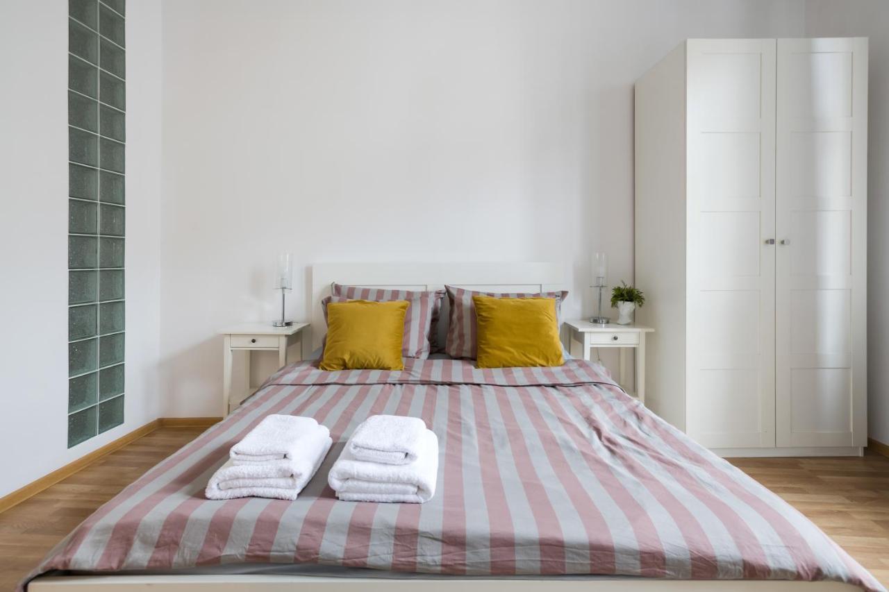 Discover Krakow Apartments - 3 Rakowicka St - Classic Apartments Near Main Station - Netflix Exterior foto